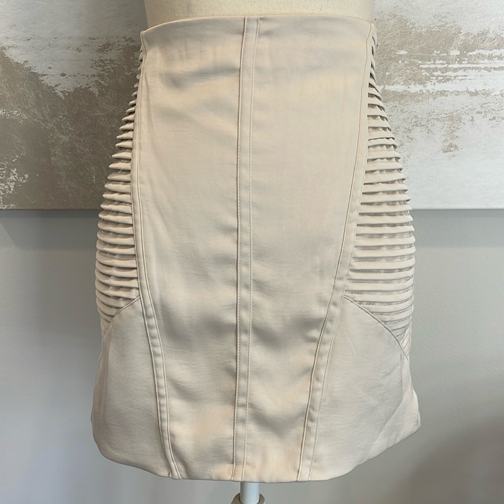 DO+BE creamy colored skirt